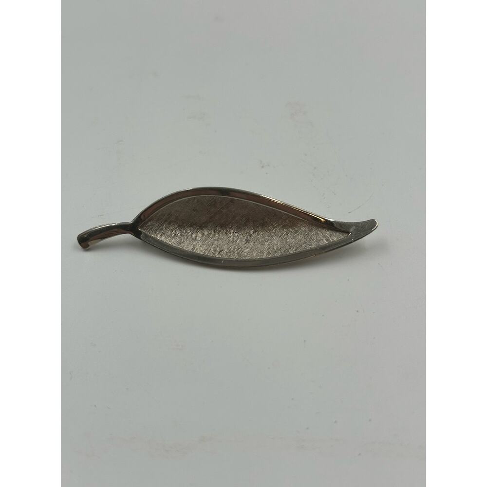 Vintage Textured And Smooth Silver Leaf Brooch.
